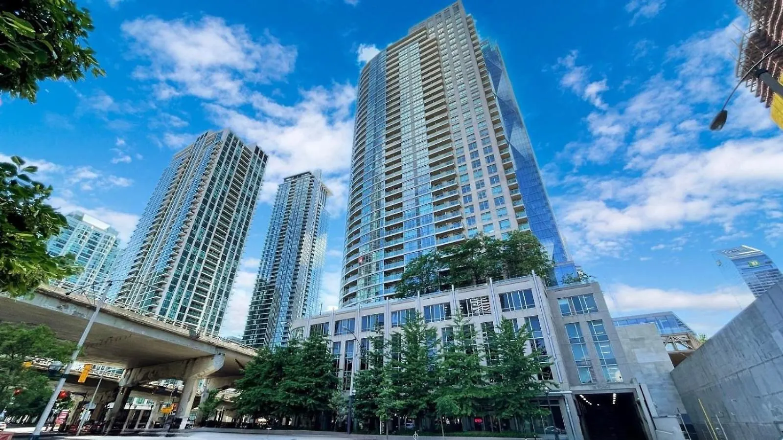 شقة Lanterra Downtown تورونتو